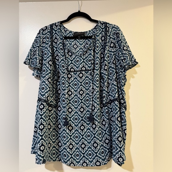 Lane Bryant Tops - Lane Bryant tie dye pattern short flutter sleeve top size 22